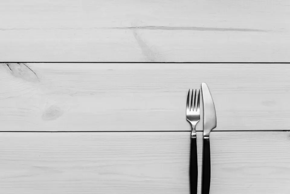 Mesa de cocina en un ambiente tranquilo